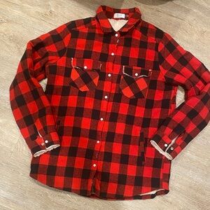 🚨 Fleece lined Red and Black Plaid Shirt/Jacket